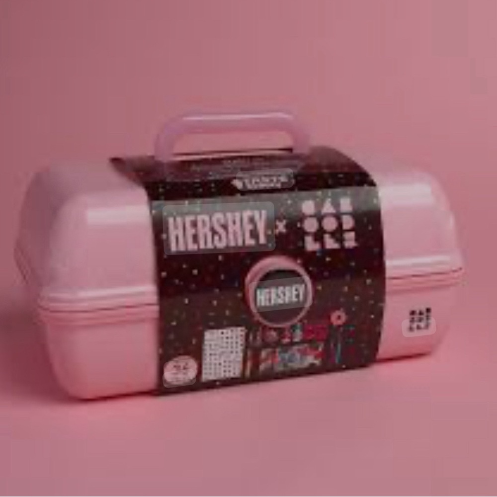 COPY - New Pink Caboodle, Taste Beauty - Hershey’s, Girl on the Go